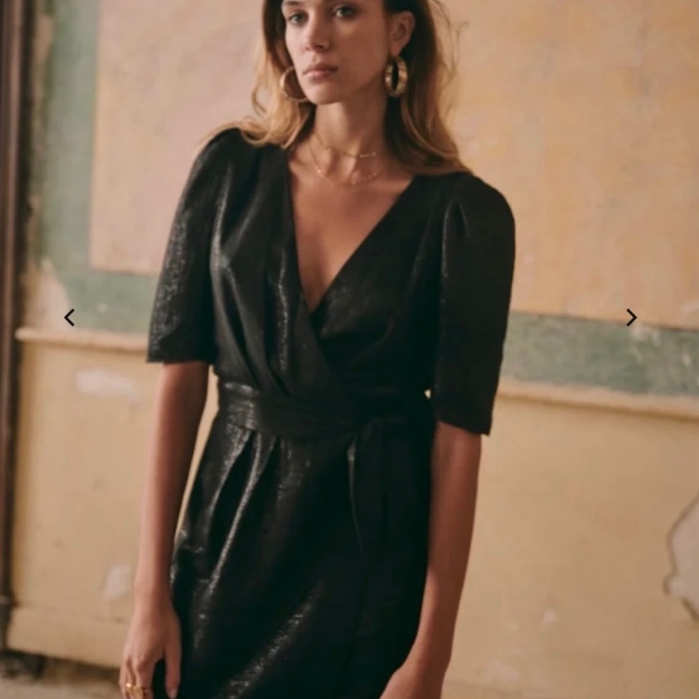 NWT Sezane Doha dress, black v neck - size small 38 (US 6) check details
